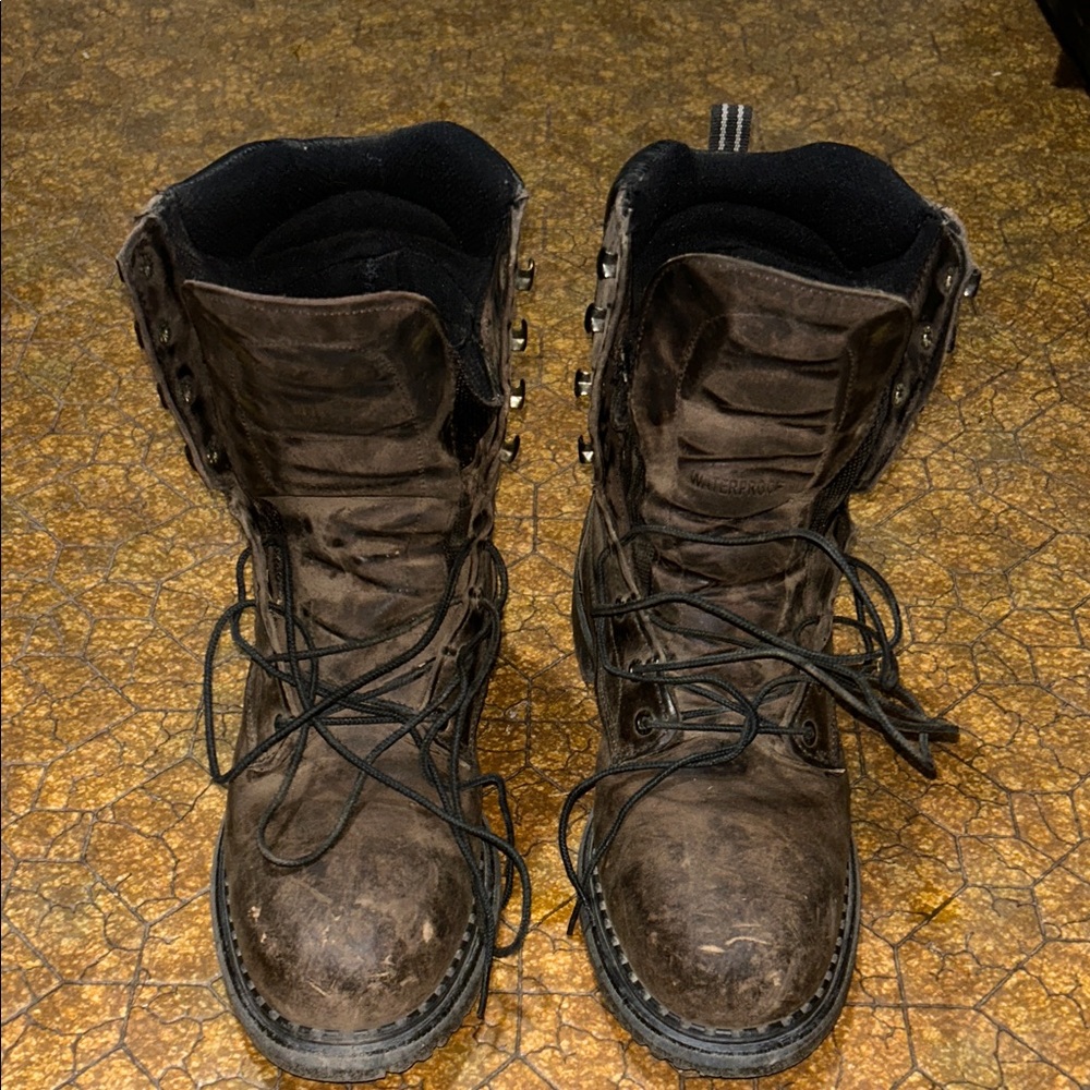 Red Wing 2211 Insulated Steel Toe Work Boots – Size 9D, Made in USA